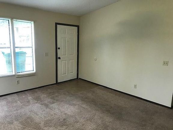 3rd image of 925 Turtle Creek Dr