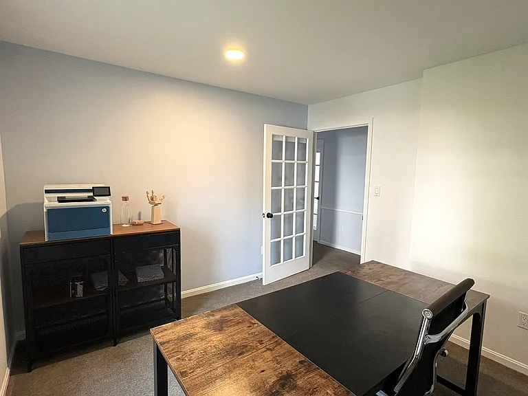 1304 Vincent Pl — Photo 5