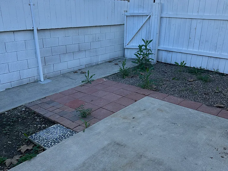 217 W Carroll Ave — Photo 21