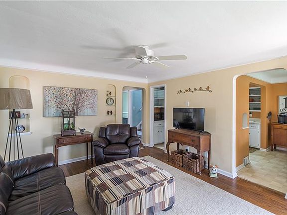 5th image of 3215 W 142nd St