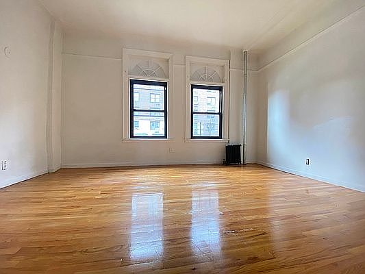 2nd image of 51 E 17th St APT 1D