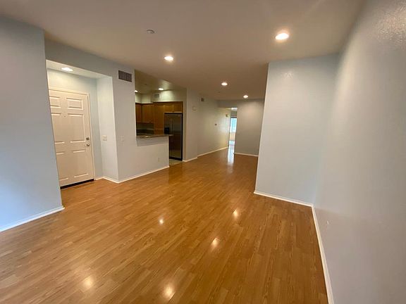 4th image of 4066 Sandton Ln