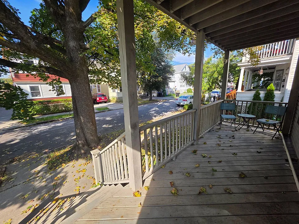 35 Manitou Ave