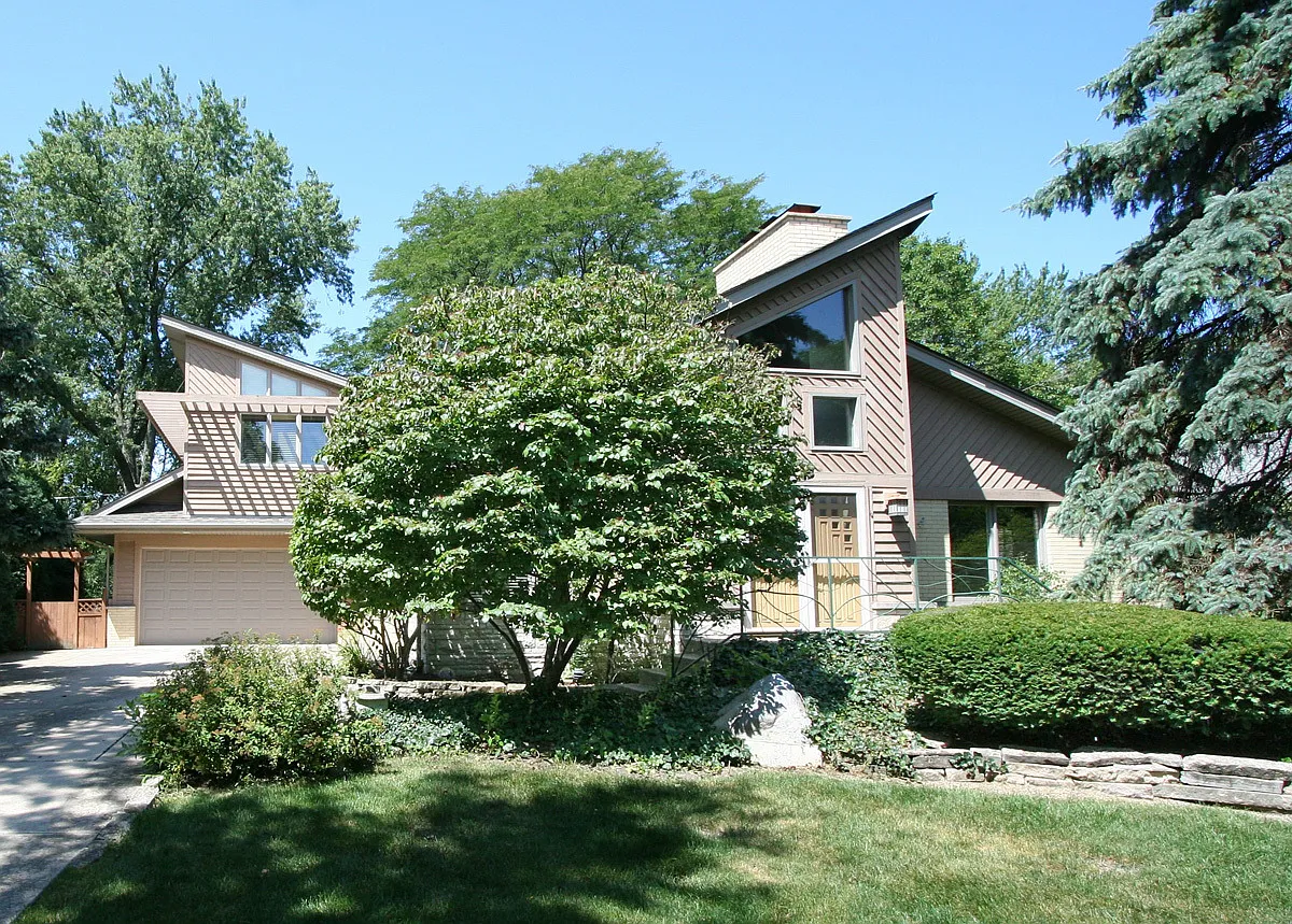 34 S Stough St photo 1