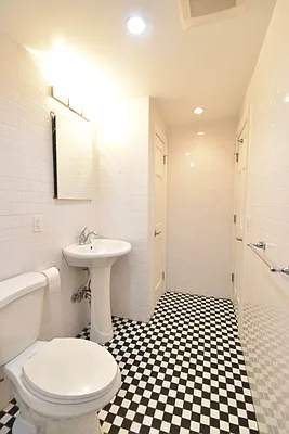 Rented by (Legacy) NY Quality Living Uptown | media 28