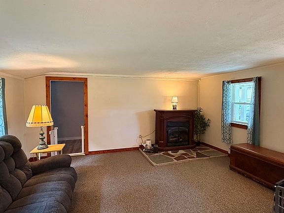 5th image of 759 Pond Road