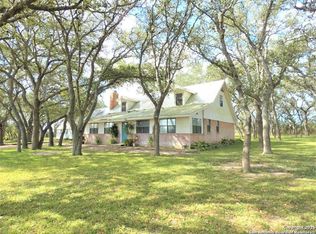2588 Carr Rd, Beeville, TX 78102