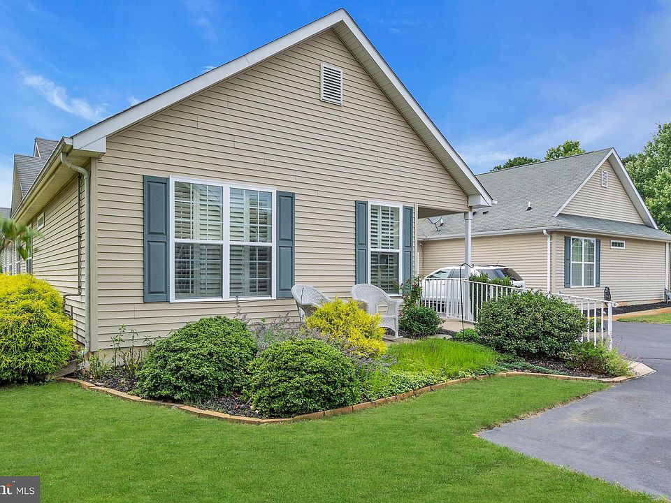 13 Country Walk Blvd, Whiting, NJ 08759 Zillow