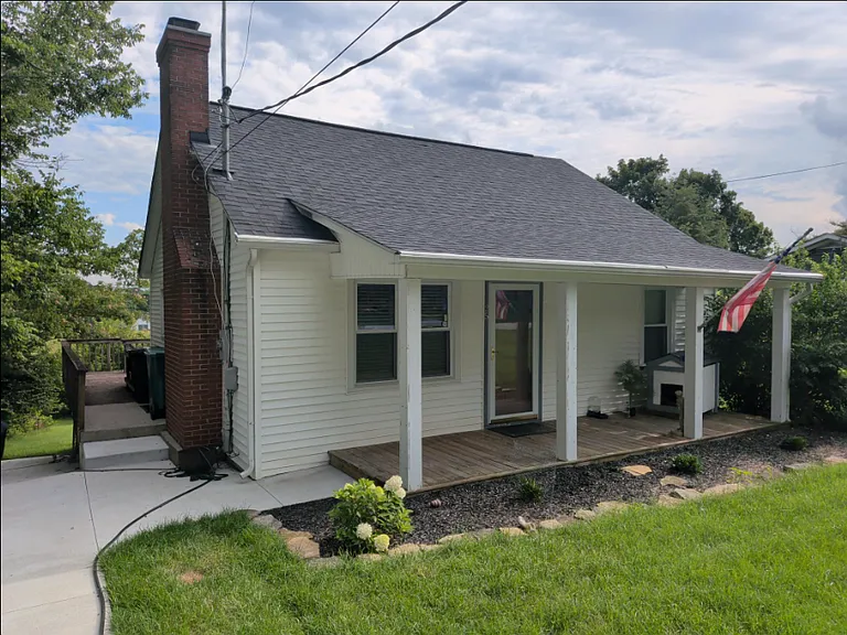 125 Goodloe Ave — Photo 2