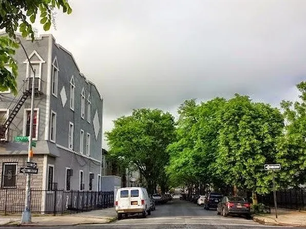 121 Weirfield St, Brooklyn, NY 11221