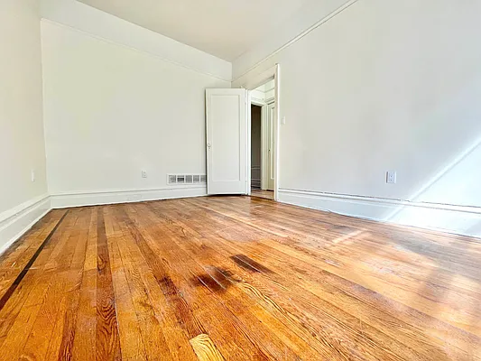 Rented by Keller Williams NYC | media 8