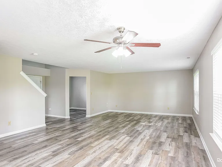 5051 Greenside Dr — Photo 6