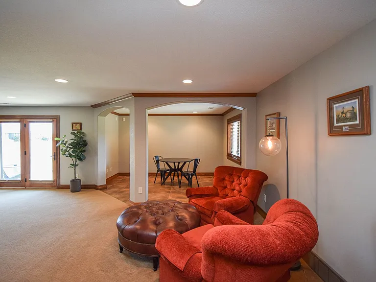 2204 S Silverthorne Ave — Photo 50