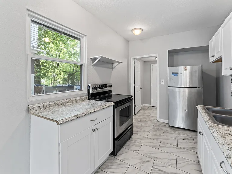3620 College Ave — Photo 11