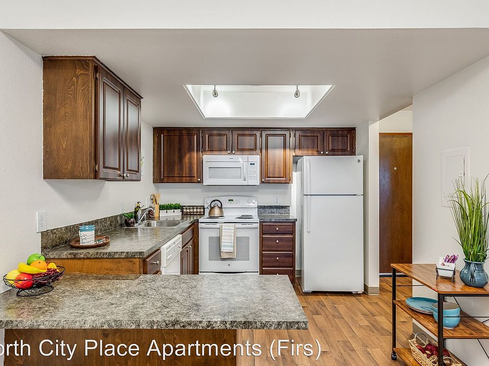 1st image of 1546 NE 177th St APT 305