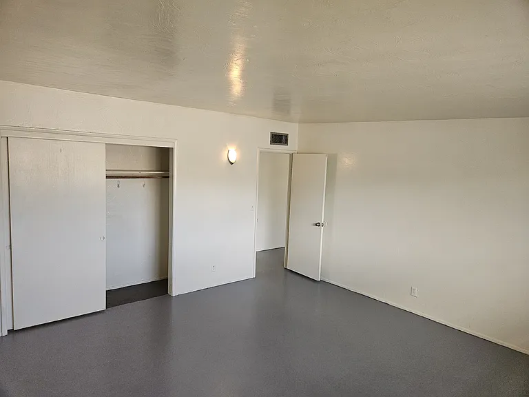 221 N Vine Ave #4 — Photo 6