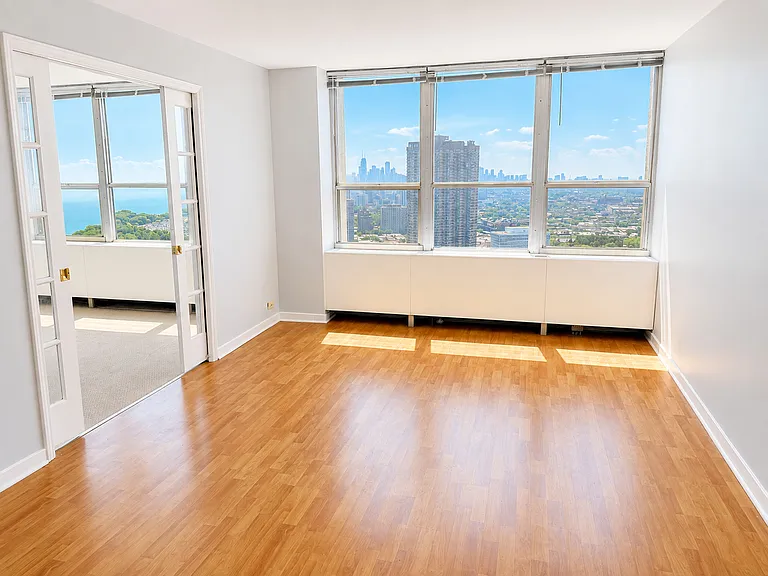 655 W Irving Park Rd #3807 — Photo 4