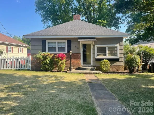 119 Pine St, Badin, NC 28009