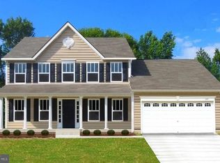 383 Latane Dr, Colonial Beach, VA 22443