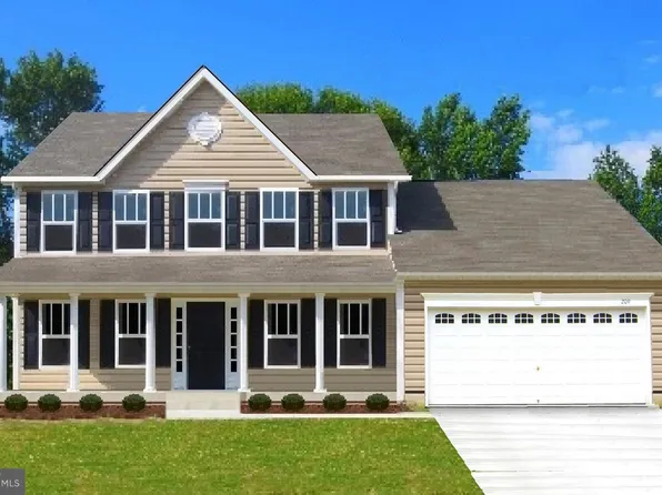 383 Latane Dr, Colonial Beach, VA 22443