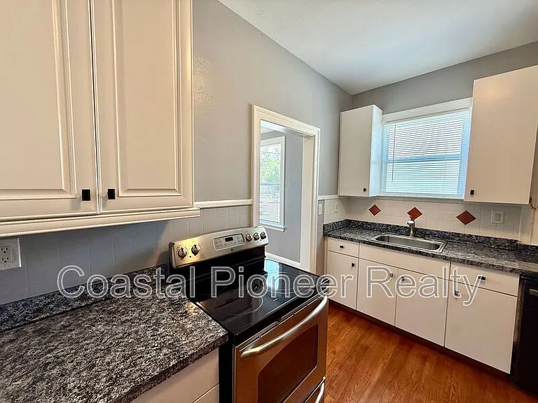 2323 W North B St — Photo 7