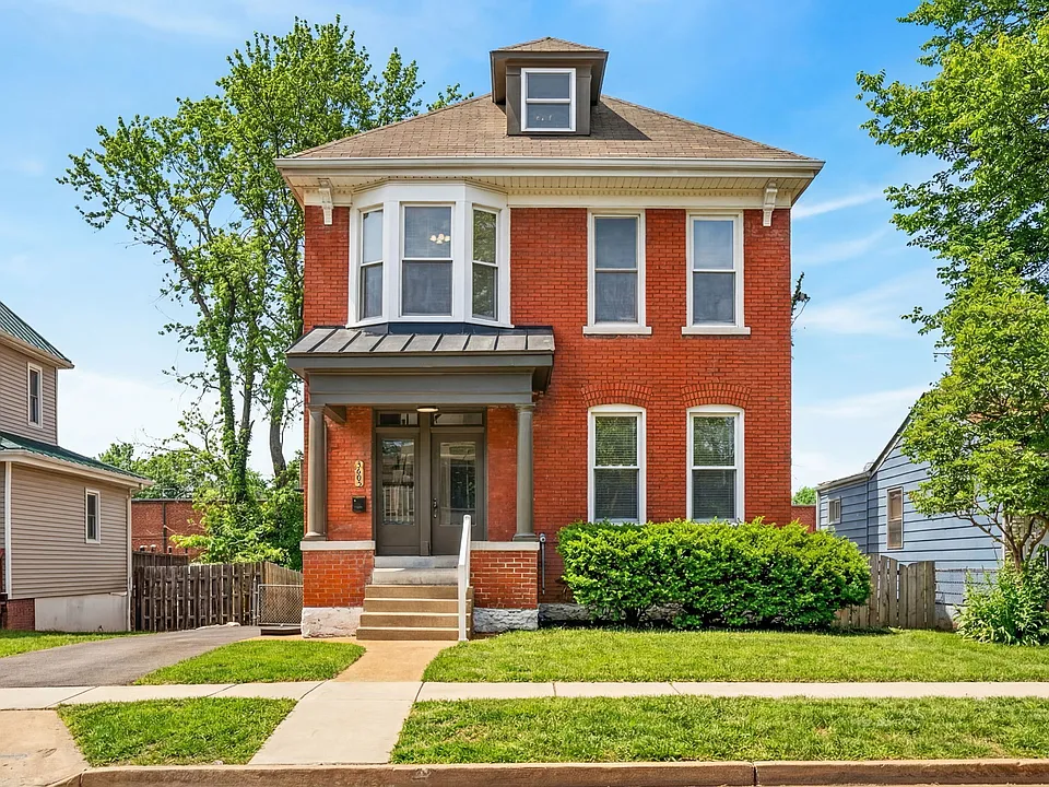 3605 Cambridge Ave
