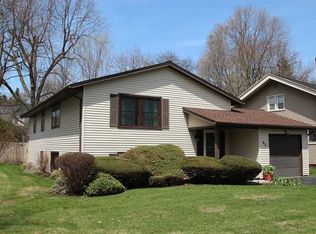 93 Mayflower Dr, Rochester, NY 14618