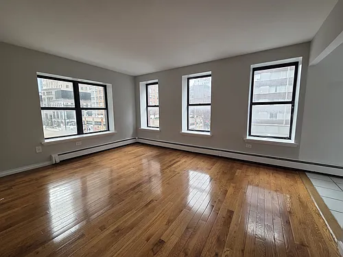 255 W 51st St #3A Photo 1