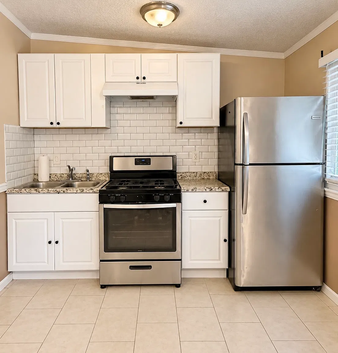 111 Commonwealth, APT B - 1 — Photo 4