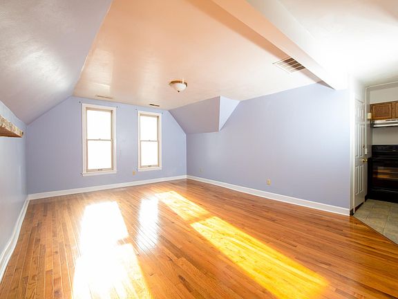3rd image of 135 Green St #5