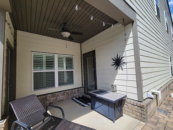 4th image of 2222 Cason Ln