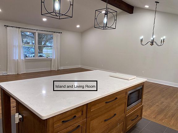 2nd image of 701 Pleasant Valley Dr