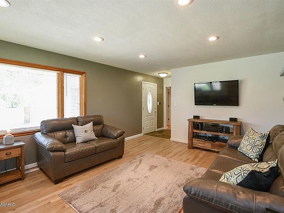 2nd image of 5729 Ponderosa Dr