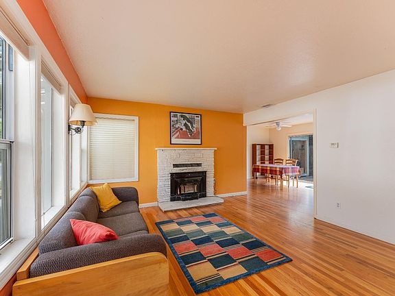 3rd image of 267 Gardens Avenue