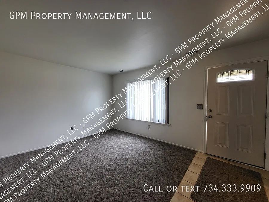 Nice Condo in Brownstown! — Photo 3