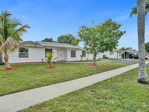 4th image of 4330 NW 7th Ct