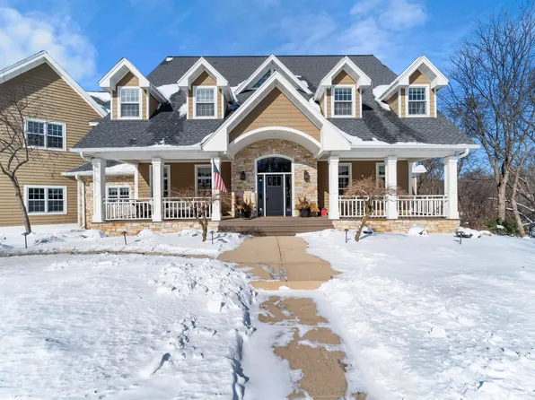 5653 Ashbourne Ln, Fitchburg, WI 53711