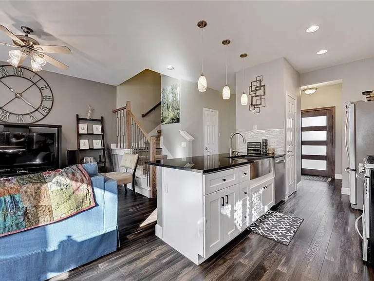 1700 Perez St #A — Photo 4