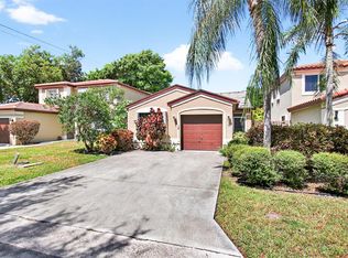 19 NW 44th Ter, Deerfield Beach, FL 33442