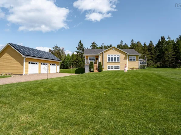 45 Amys Dr, Hacketts Cove, NS B3Z 3M3