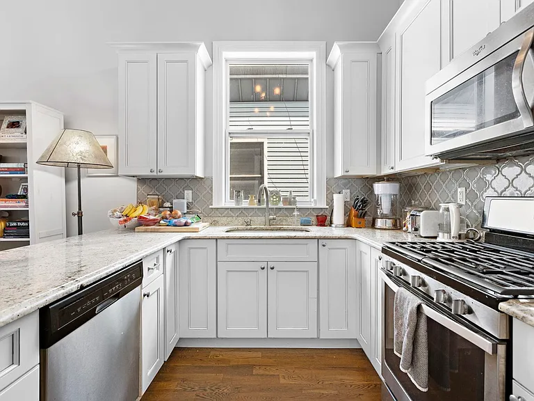 61 Reservoir Ave #3 — Photo 6