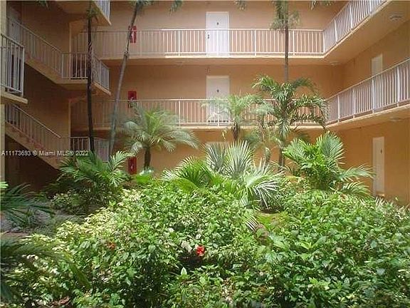 4th image of 455 S Pine Island Rd APT 306C