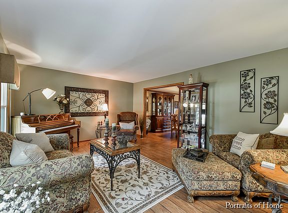 4th image of 6N531 Juniper Ct