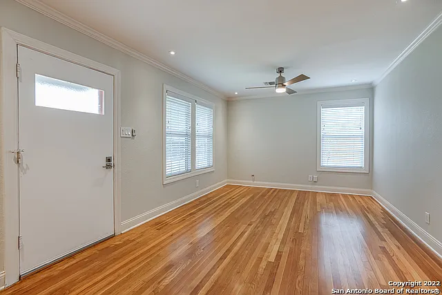 526 Marchmont Ln — Photo 4