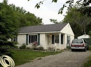 144 Nicolet St, Walled Lake, MI 48390