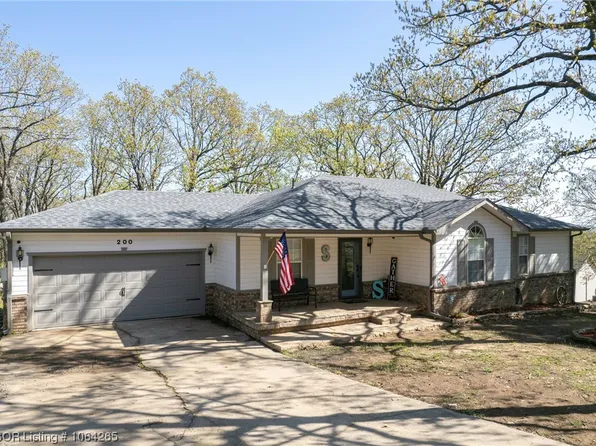 200 Franzini Dr, Poteau, OK 74953