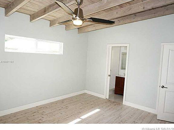 5th image of 3137 SW 16th St