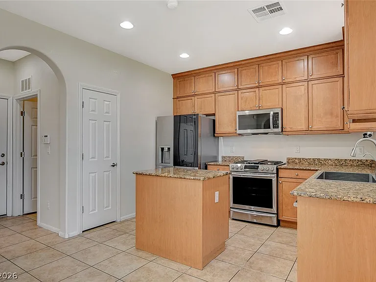 9734 Maspalomas St — Photo 14