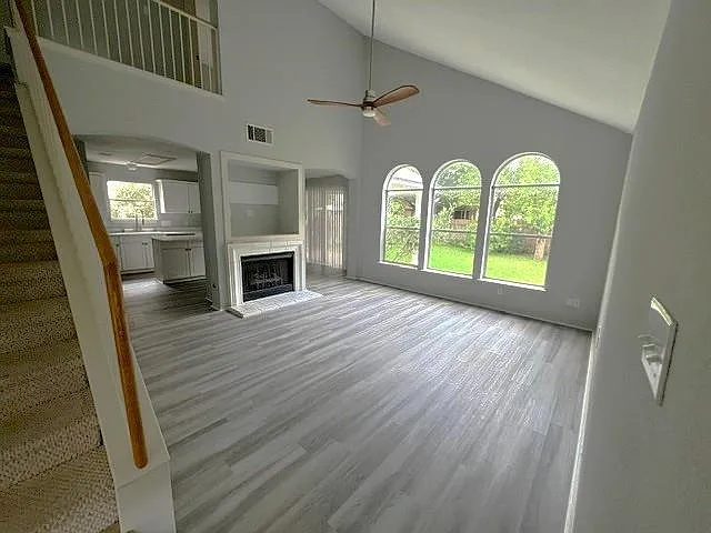 3 bed, 2.5 bath, 1412 sqft, $1,950 — Photo 4