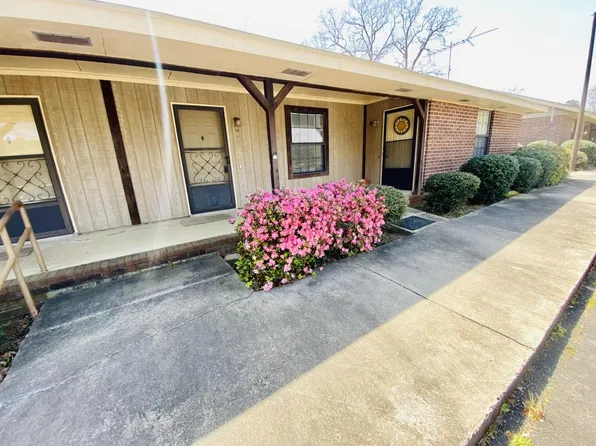 145 E Pine St #1E, Comer, GA 30629